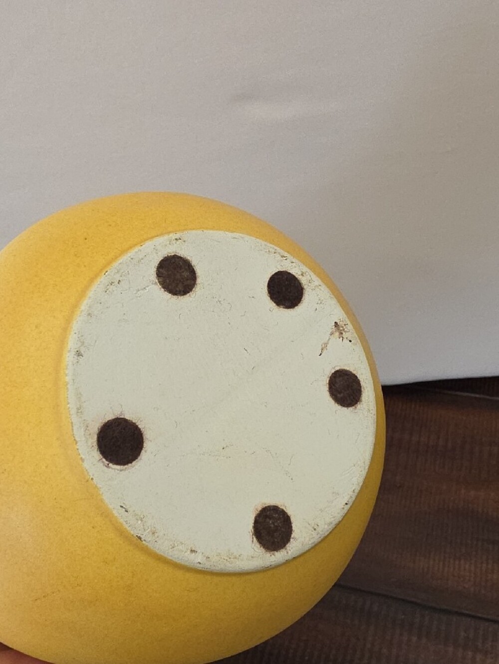Vintage mustard yellow matte speckled ceramic vase, mid-century modern style - Picture 6 of 8